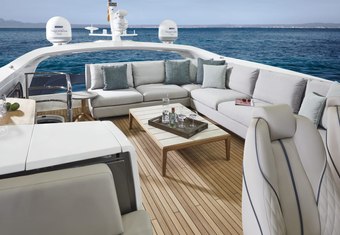 Tor yacht charter lifestyle
                        