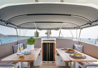 Life Time yacht charter lifestyle
                        
