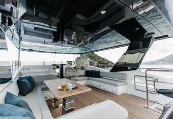 Papillon yacht charter lifestyle