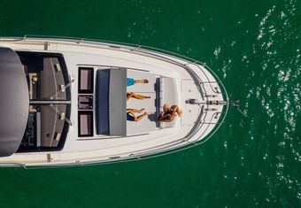 Bazinga yacht charter lifestyle
                        