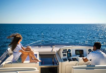 Dilias yacht charter lifestyle
                        