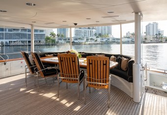 Favor yacht charter lifestyle