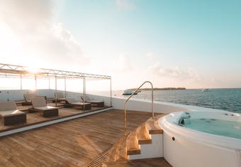 Scubaspa yacht charter lifestyle
                        