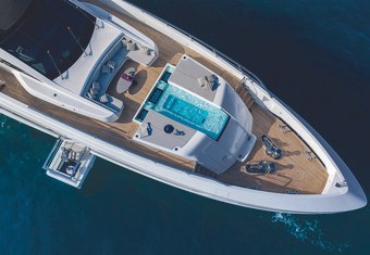 MA yacht charter lifestyle
                        