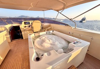 My Ozgn yacht charter lifestyle
                        
