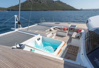 Sapphire yacht charter lifestyle