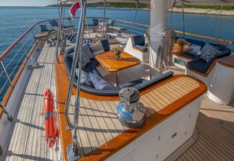 IWJ Lyra yacht charter lifestyle
                        