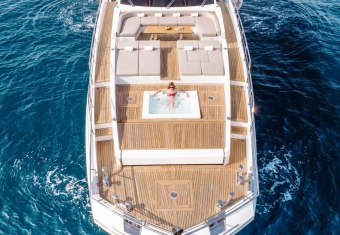 Mikoh yacht charter lifestyle
                        