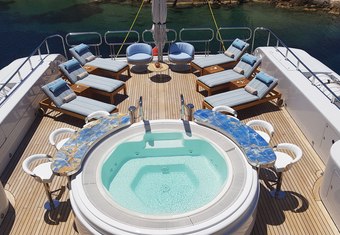 Capri I yacht charter lifestyle