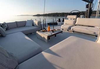 Wonderful yacht charter lifestyle
                        