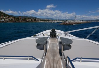 Sud yacht charter lifestyle
                        