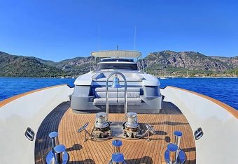 Crocus yacht charter lifestyle
                        