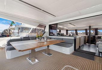 Tru North yacht charter lifestyle
                        