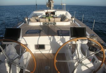 Constanter yacht charter lifestyle
                        