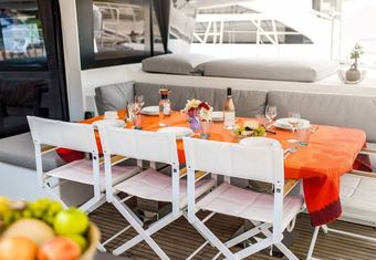 Windoo yacht charter lifestyle
                        