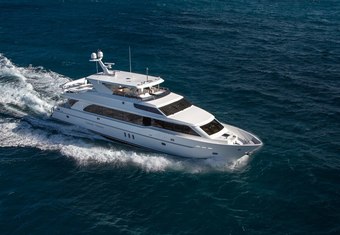 Seas the Day yacht charter lifestyle
                        