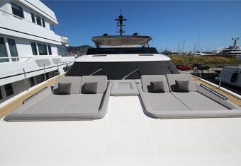 Octave yacht charter lifestyle
                        