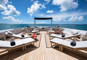 Mariu yacht charter lifestyle