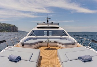 Ale yacht charter lifestyle
                        