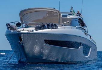 Chiluce yacht charter lifestyle
                        