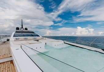 Velocity yacht charter lifestyle
                        