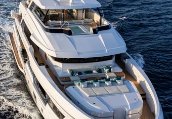 Emocean yacht charter lifestyle
                        