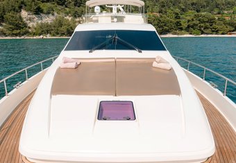 Marino yacht charter lifestyle
                        