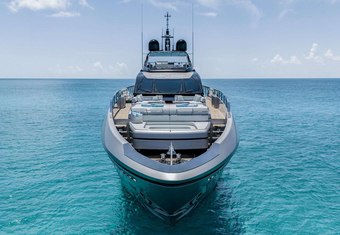 Tasty Waves yacht charter lifestyle
                        