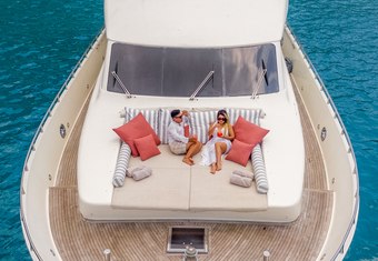 Daypa yacht charter lifestyle
                        