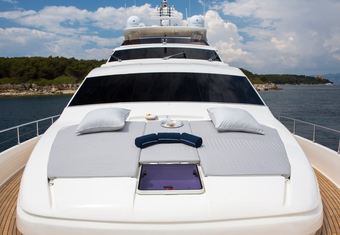 Porthos Sans Abri yacht charter lifestyle
                        