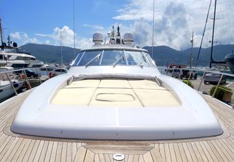 Stealth One yacht charter lifestyle
                        