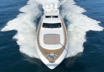 BO yacht charter lifestyle