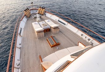 Sissi yacht charter lifestyle
                        