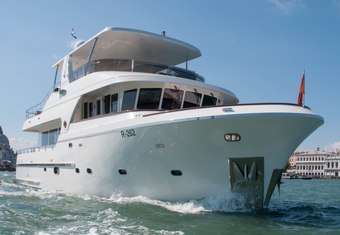 My Way yacht charter lifestyle
                        