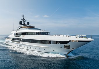 RMF yacht charter lifestyle
                        