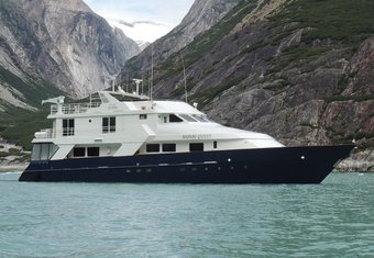 Safari Quest yacht charter lifestyle
                        