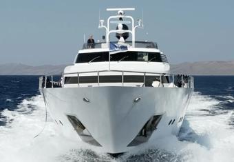 Bellini yacht charter lifestyle
                        