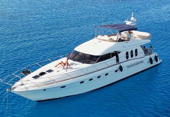 Esperanza yacht charter lifestyle
                        