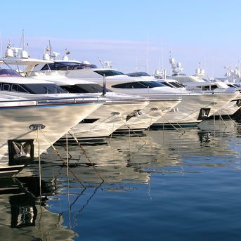 How to Choose Your Charter Yacht