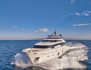 Golden Yacht photo 35