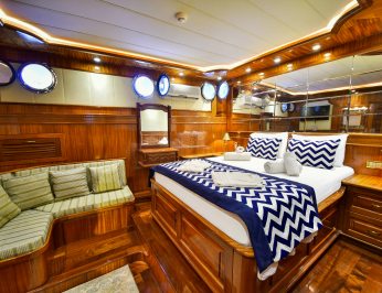 Queen Atlantis photo 32