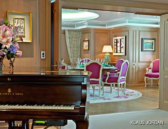 Dining & Piano