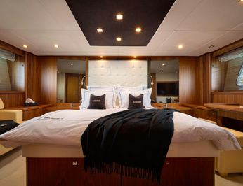 Sunseeker Predator 72 Ghost photo 10