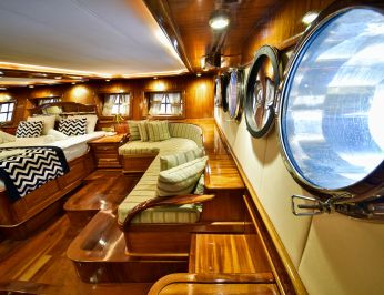 Queen Atlantis photo 20