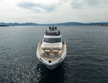 Nineteen 42 photo 27