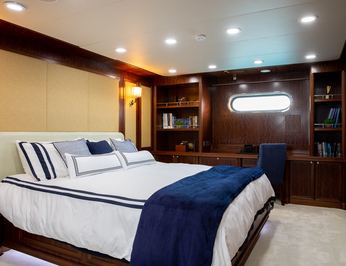 Beyond Capricorn photo 10