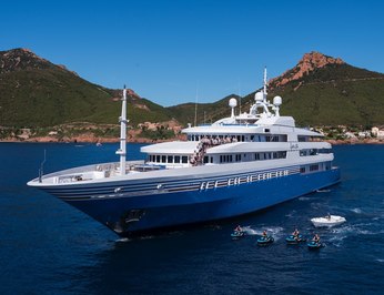 Queen Miri photo 56