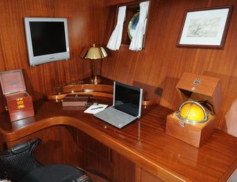 Master Stateroom - Desk