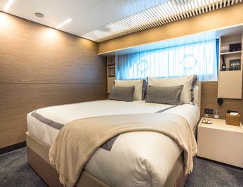 Nineteen 42 photo 10