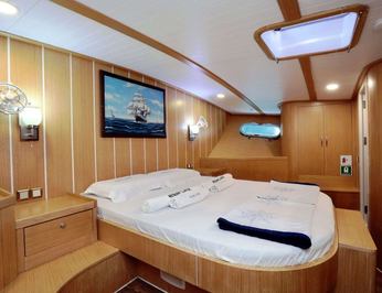 Aegean Clipper photo 9